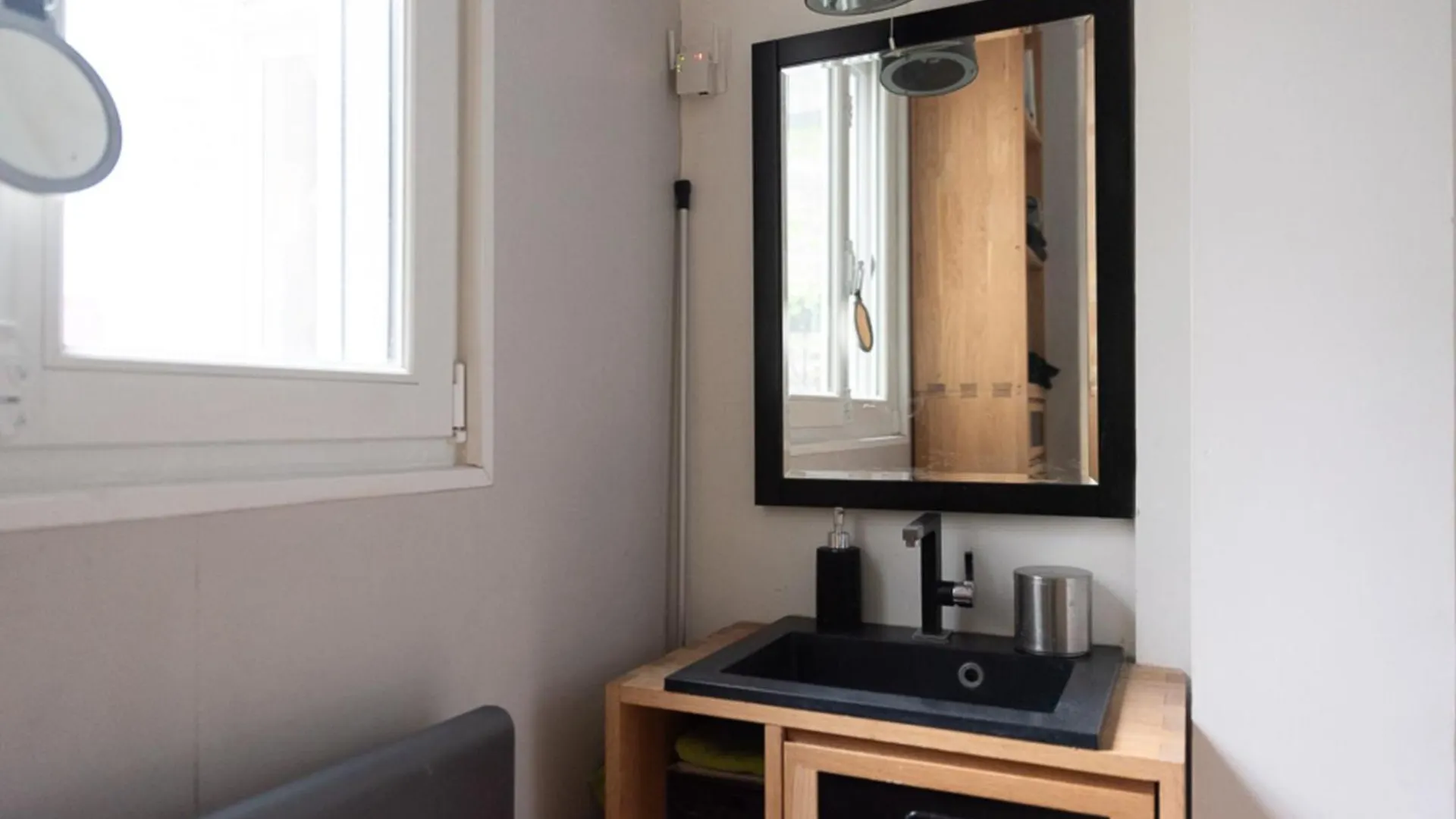 Spacious Nest With Terrace Near Batignolles 0*, Paris France