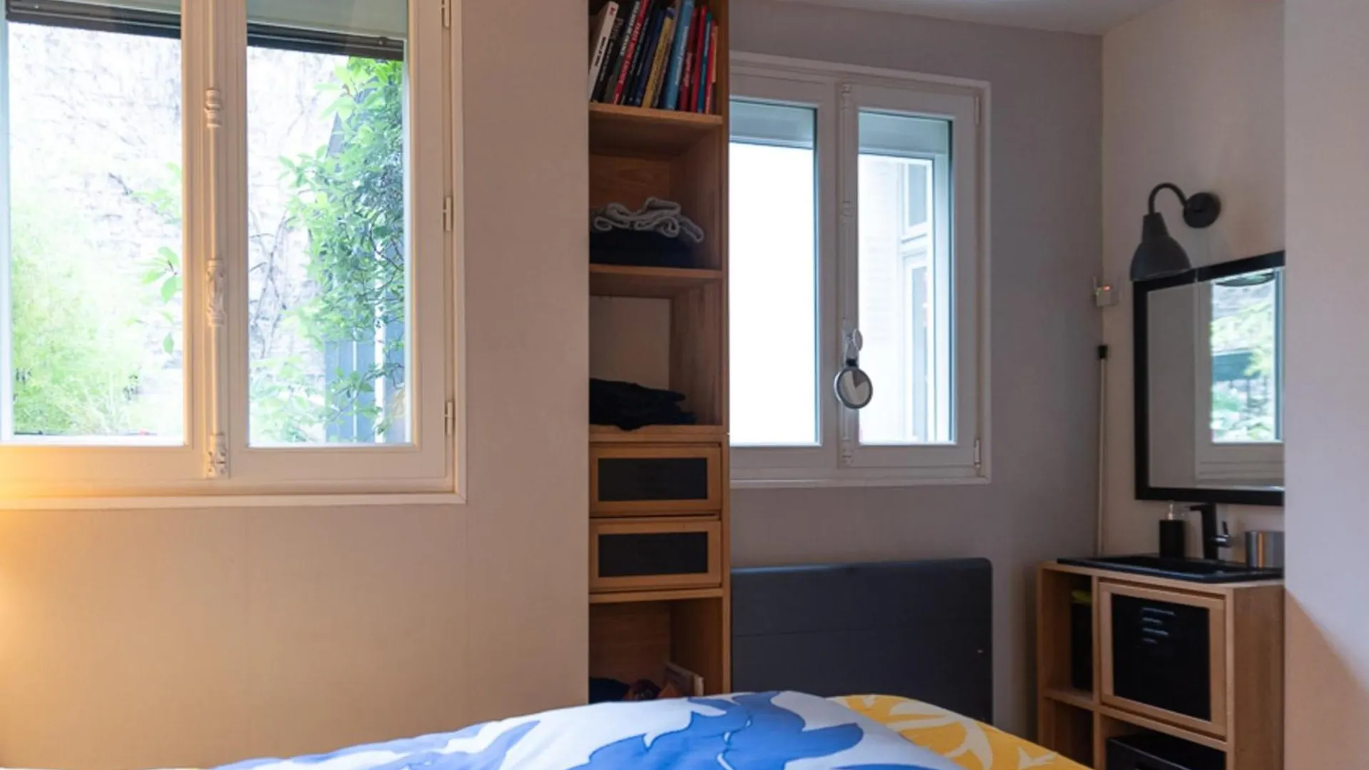 Apartment Spacious Nest With Terrace Near Batignolles France